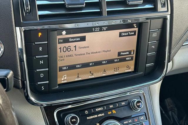2017 Lincoln Continental Select