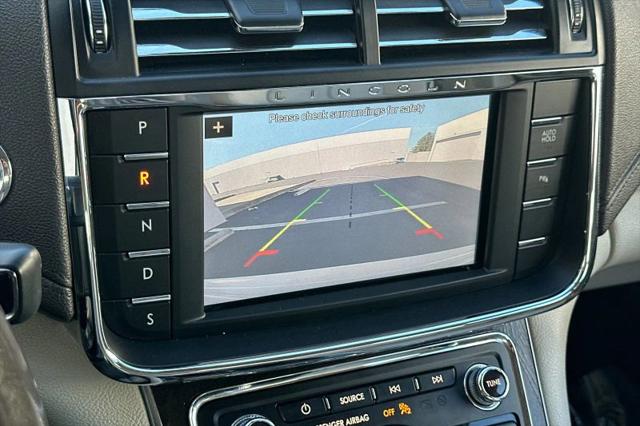 2017 Lincoln Continental Select