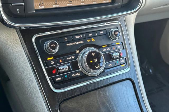 2017 Lincoln Continental Select
