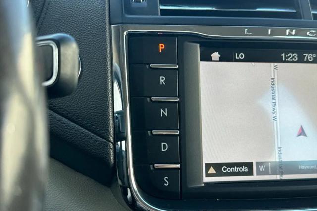 2017 Lincoln Continental Select