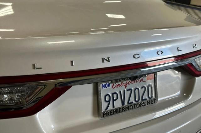 2017 Lincoln Continental Select