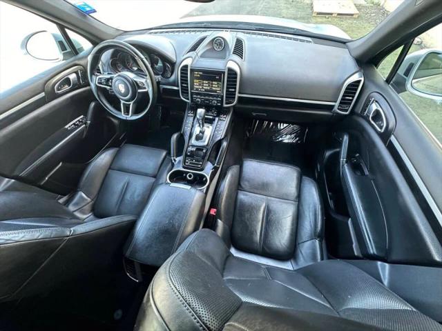 2016 Porsche Cayenne Base