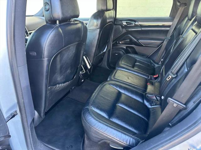 2016 Porsche Cayenne Base