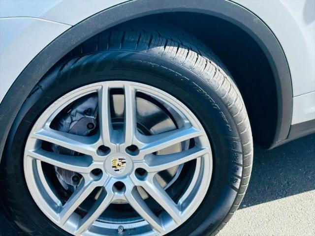2016 Porsche Cayenne Base