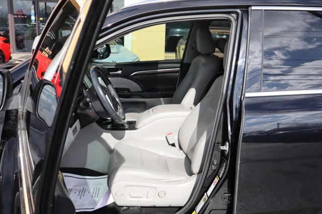 2016 Toyota Highlander Limited V6