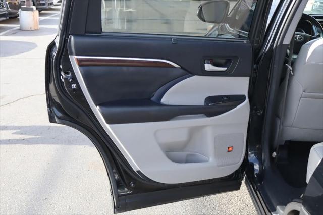 2016 Toyota Highlander Limited V6