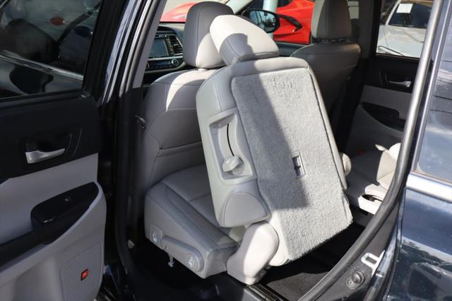 2016 Toyota Highlander Limited V6