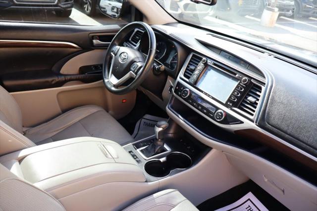 2016 Toyota Highlander Limited V6