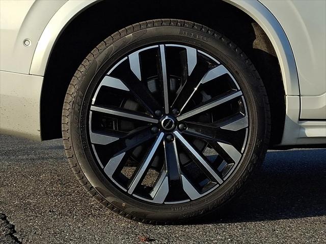 2026 Volvo XC90 Plug-In Hybrid Ultra, T8 AWD, Electric/Gasoline, Bright, 6 Seats