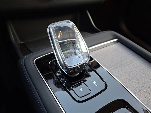 2026 Volvo XC90 Plug-In Hybrid Ultra, T8 AWD, Electric/Gasoline, Bright, 6 Seats