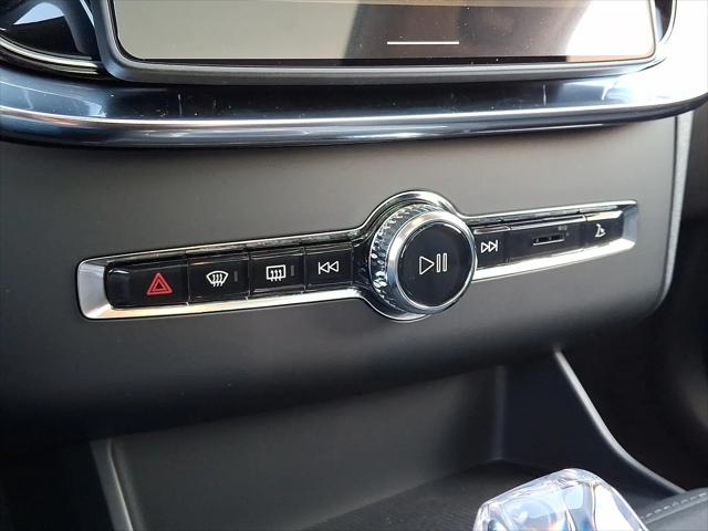 2026 Volvo XC90 Plug-In Hybrid Ultra, T8 AWD, Electric/Gasoline, Bright, 6 Seats