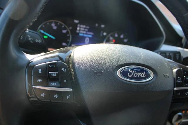 2022 Ford Escape SE Hybrid
