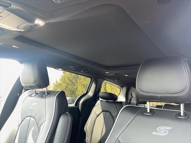 2026 Chrysler Pacifica Limited AWD