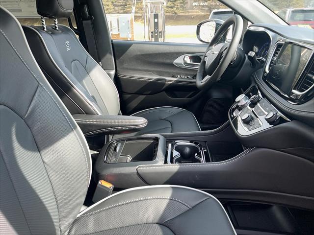 2026 Chrysler Pacifica Limited AWD