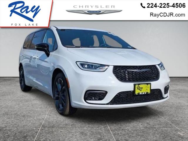 2026 Chrysler Pacifica Select for sale in Fox Lake, IL