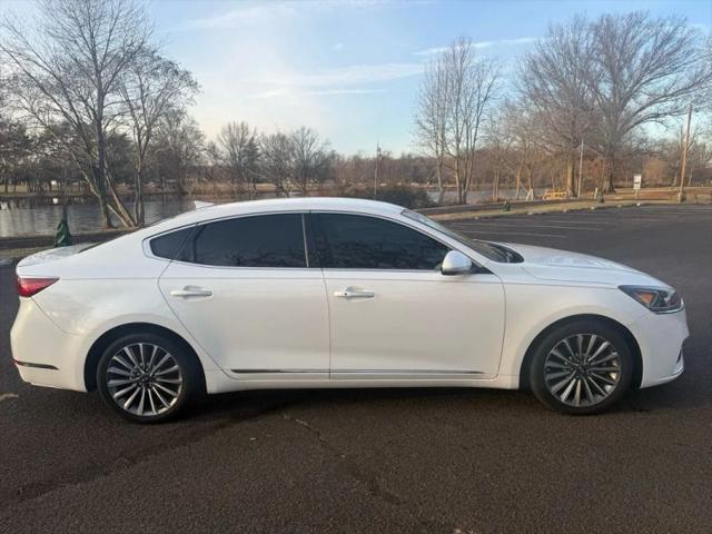 2019 Kia Cadenza Premium