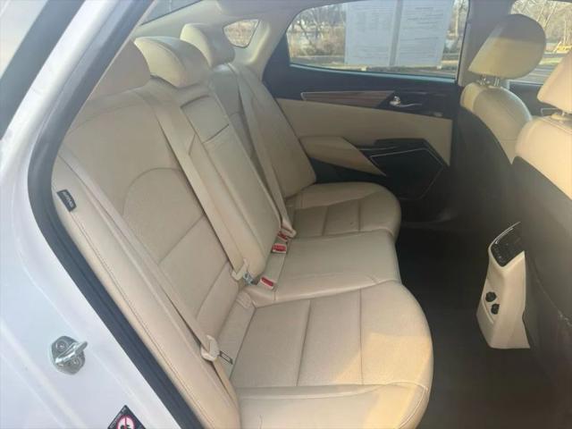 2019 Kia Cadenza Premium