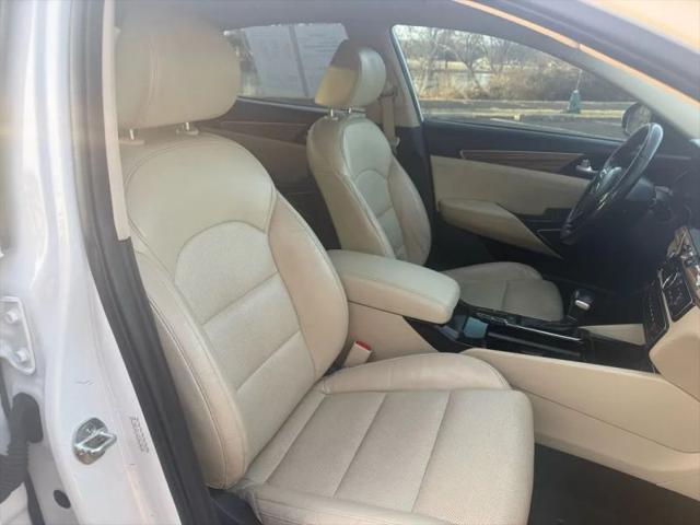 2019 Kia Cadenza Premium