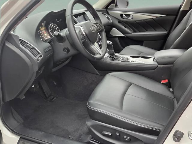 2023 INFINITI Q50 LUXE