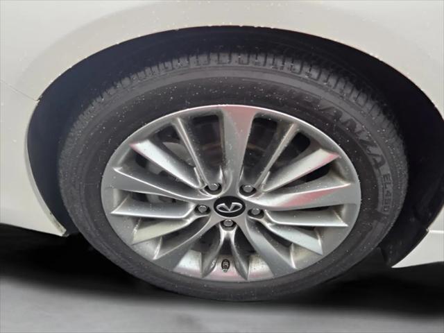 2023 INFINITI Q50 LUXE