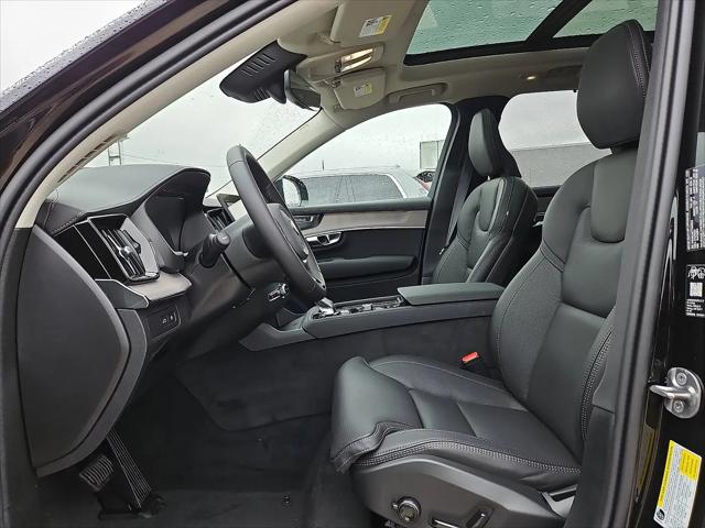 2026 Volvo XC90 Plug-In Hybrid Ultra Dark Theme, T8 AWD, Electric/Gasoline, 6 Seats
