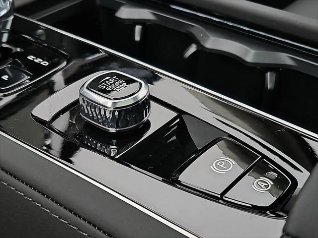 2026 Volvo XC90 Plug-In Hybrid Ultra Dark Theme, T8 AWD, Electric/Gasoline, 6 Seats