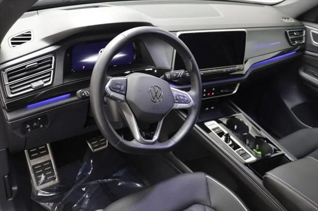2025 Volkswagen Atlas Cross Sport 2.0T SEL Premium R-Line