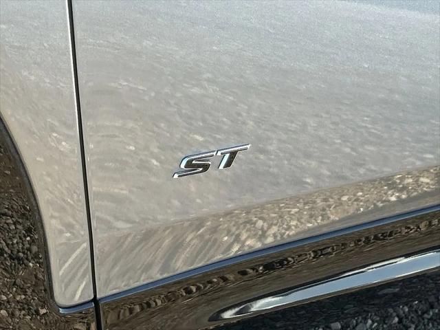 2026 Buick NV Sport Touring FWD