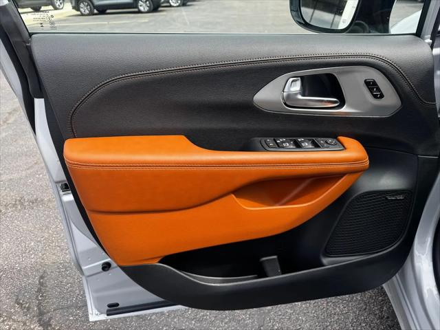 2026 Chrysler Pacifica Pinnacle AWD