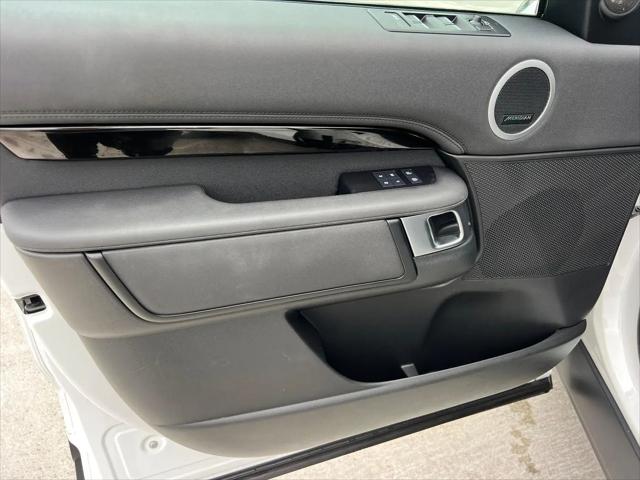 2024 Land Rover Discovery P300 S