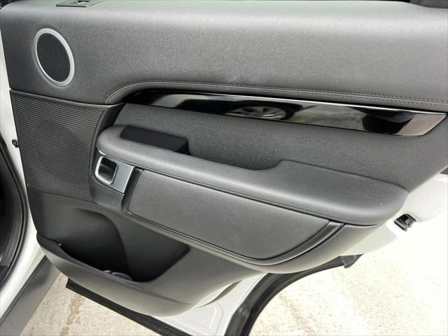 2024 Land Rover Discovery P300 S
