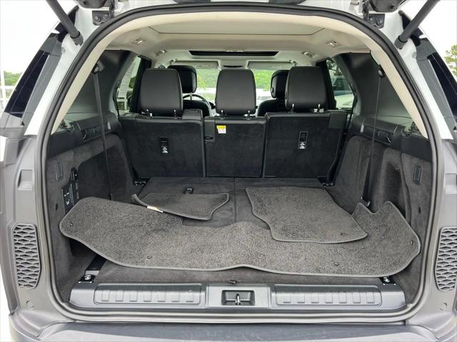 2024 Land Rover Discovery P300 S