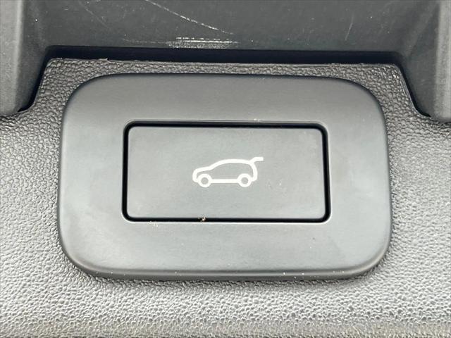 2024 Land Rover Discovery P300 S