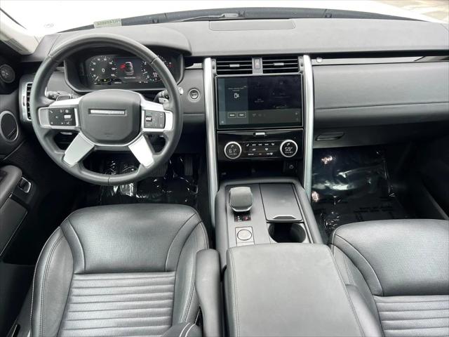 2024 Land Rover Discovery P300 S