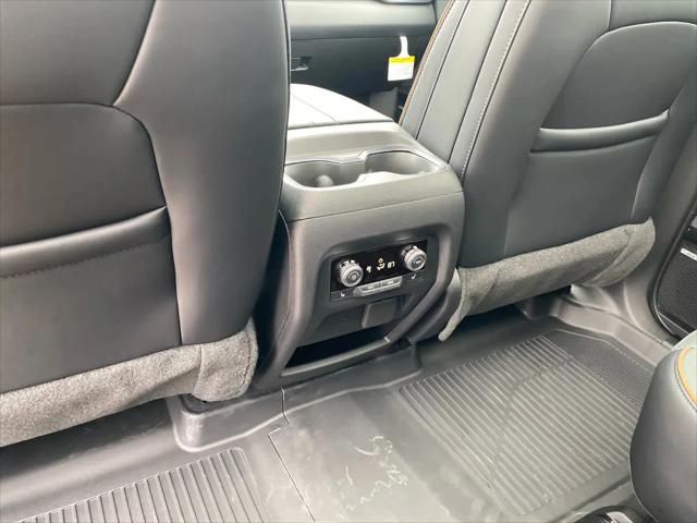 2026 GMC Acadia AT4 AWD