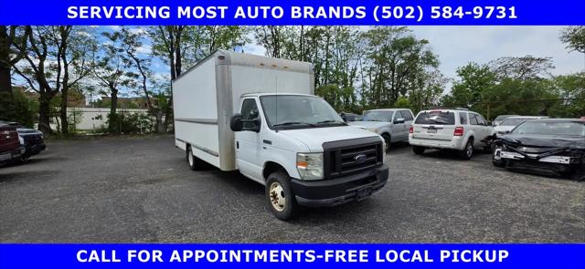 2010 Ford E-350 Cutaway E-350
