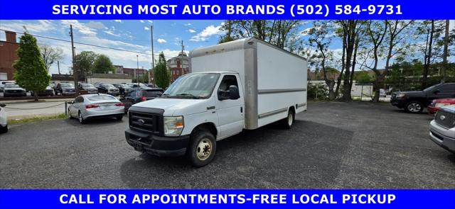 2010 Ford E-350 Cutaway E-350
