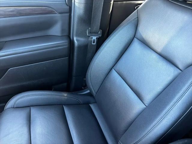 2024 Chevrolet Suburban 4WD LT