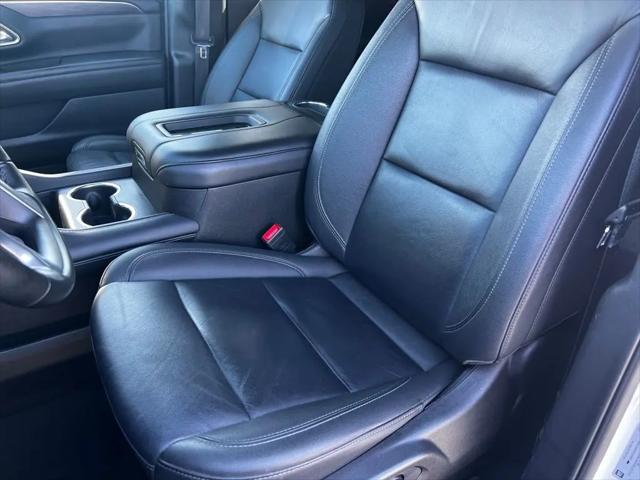 2024 Chevrolet Suburban 4WD LT