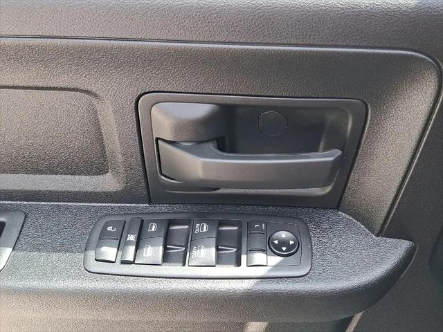 2024 Ram 1500 Classic Tradesman Crew Cab 4x4 5'7" Box
