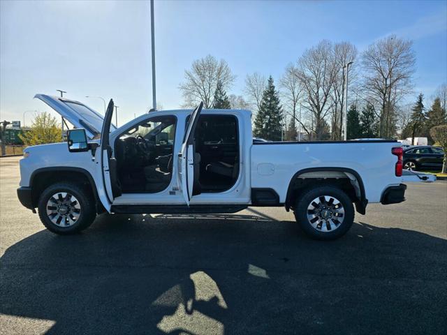 2024 Chevrolet Silverado 2500HD 4WD Crew Cab Standard Bed Custom
