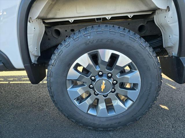 2024 Chevrolet Silverado 2500HD 4WD Crew Cab Standard Bed Custom