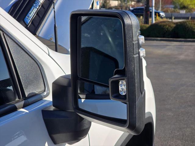 2024 Chevrolet Silverado 2500HD 4WD Crew Cab Standard Bed Custom