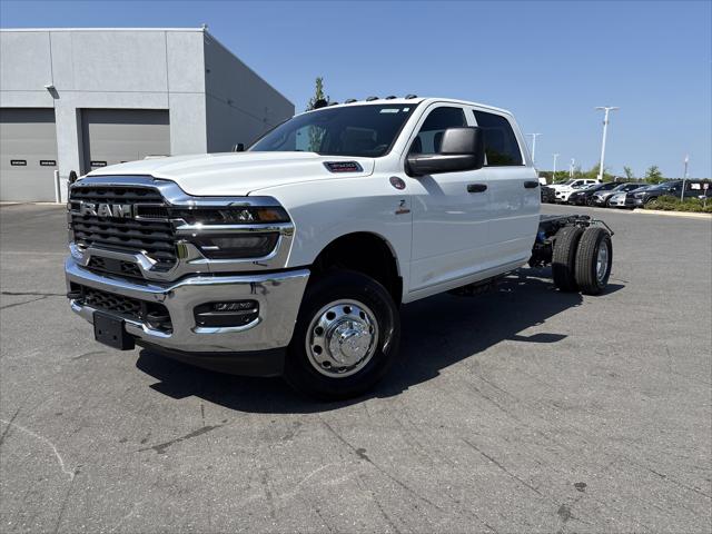 2026 RAM Ram 3500 Chassis Cab RAM 3500 TRADESMAN CREW CAB CHASSIS 4X4 60 CA