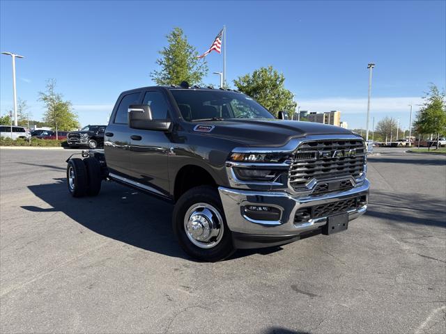 2026 RAM Ram 3500 Chassis Cab RAM 3500 TRADESMAN CREW CAB CHASSIS 4X4 60 CA
