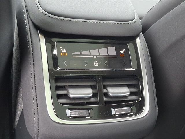 2026 Volvo XC90 Plus, B6 AWD Gas (mild hybrid), Gasoline, Bright, 7 Seats