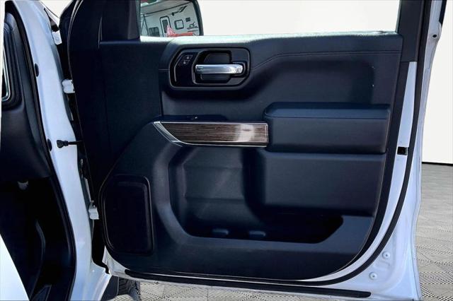 2022 Chevrolet Silverado 1500 4WD Crew Cab Short Bed LT with 2FL