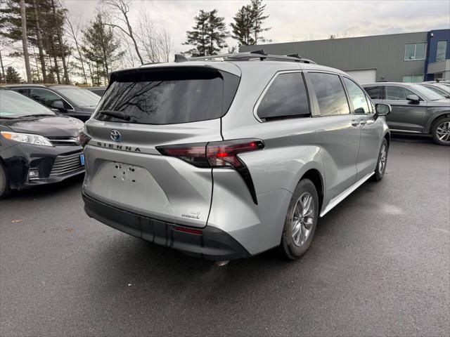 2023 Toyota Sienna LE