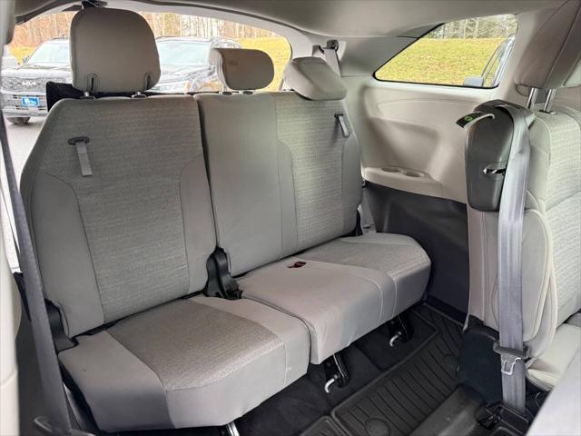 2023 Toyota Sienna LE