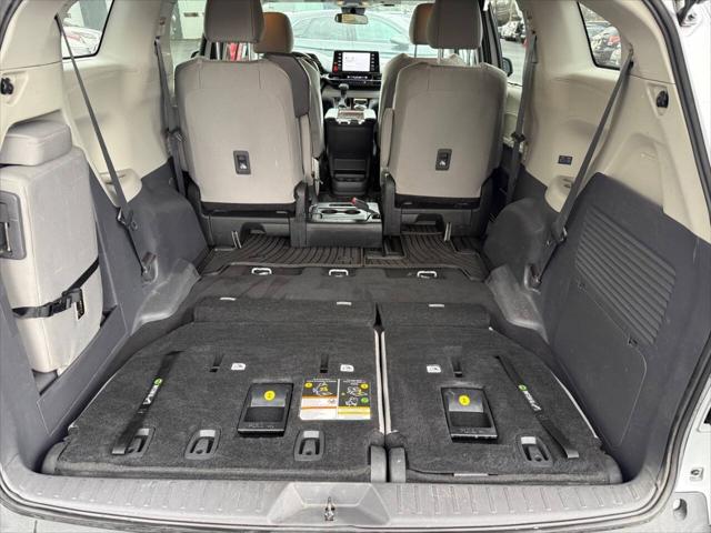 2023 Toyota Sienna LE
